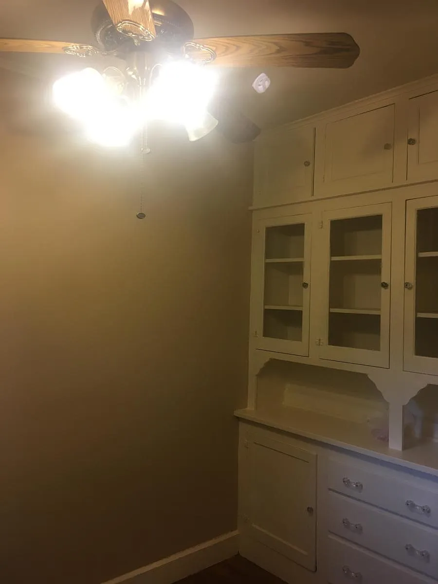 breakfast nook - 3120 Wabash Ave