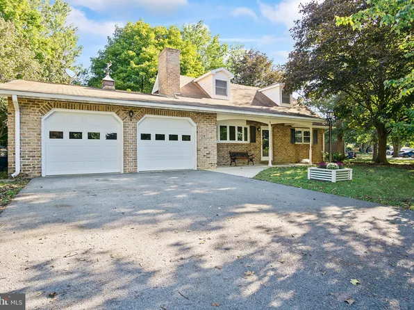5 Moyle Dr, Fayetteville, PA 17222