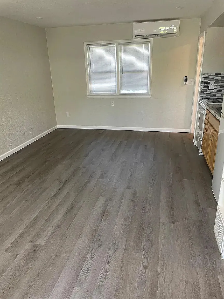400 W North St - 2 — Photo 4
