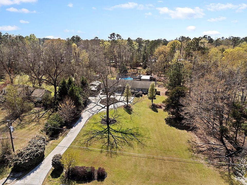 1st image of 103 Roman Cir