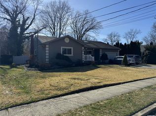 2 Morrison Dr, Old Bethpage, NY 11804