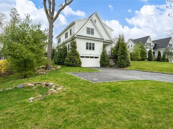 34 Ramona Court, New Rochelle, NY 10804