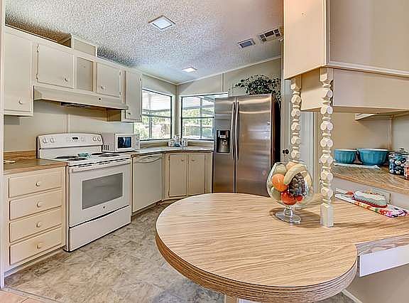 5th image of 19 Highland Falls Dr
