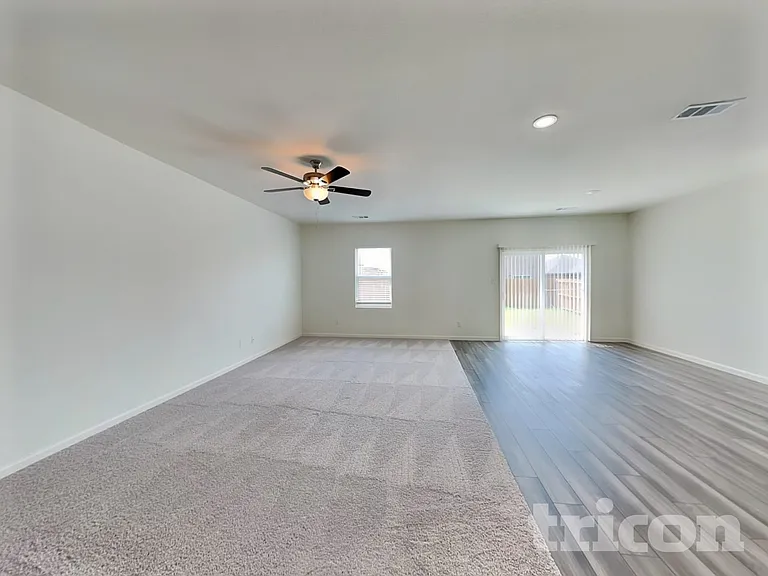 2532 Sanders Creek Dr — Photo 2
