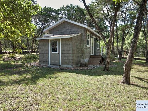2nd image of 2611 Hillside Cir