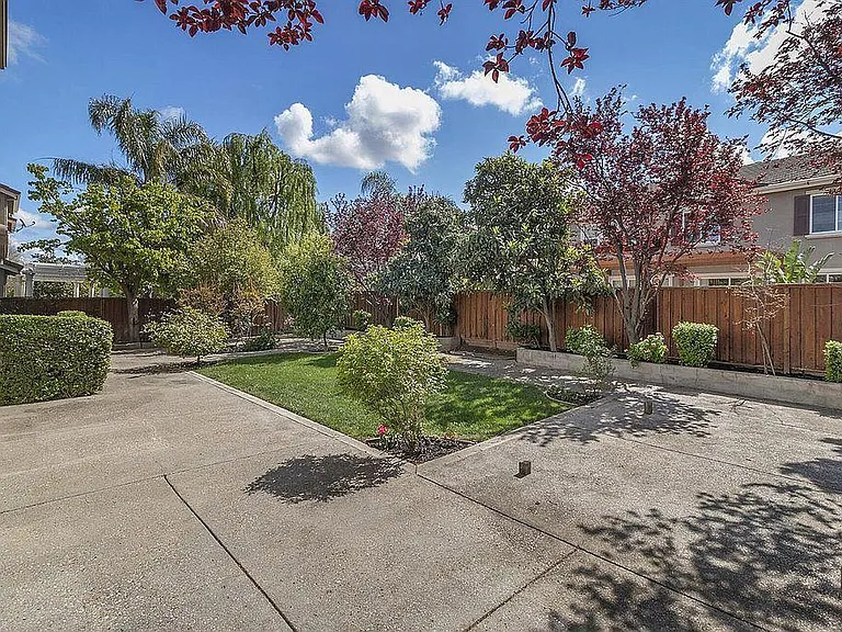 88 Felicia Ave — Photo 6