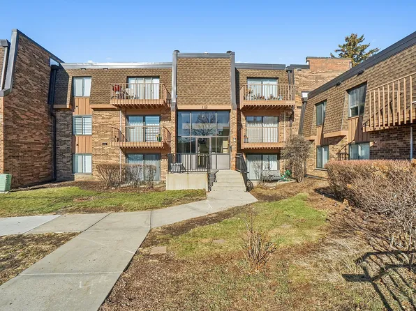 112 Mullingar Ct APT 2B, Schaumburg, IL 60193