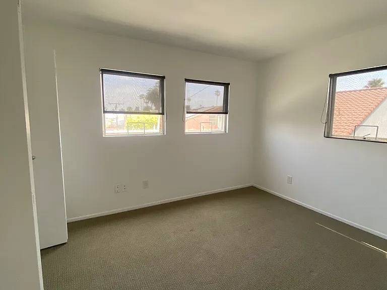 438 S Venice Blvd #5 — Photo 18