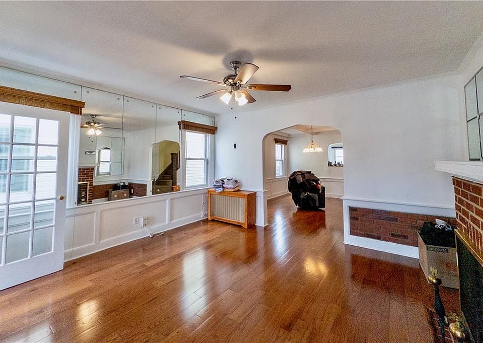 1st image of 2030 E 67th St