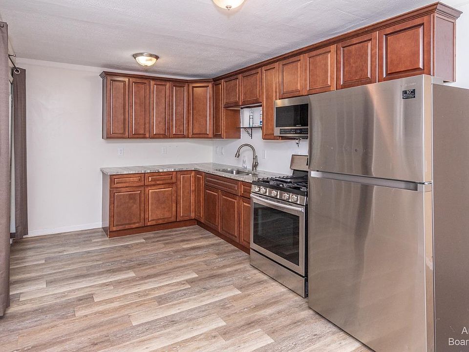 36568 Bismark Rd, New Boston, MI 48164 Zillow