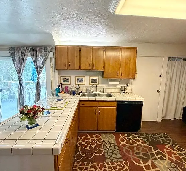 806 E Tacoma Ave — Photo 9
