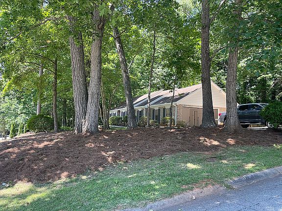 5th image of 1024 Hodges Way
