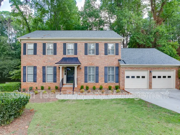766 Chesterfield Dr, Lawrenceville, GA 30044