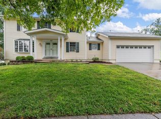 939 Pontoison Dr, Ballwin, MO 63021