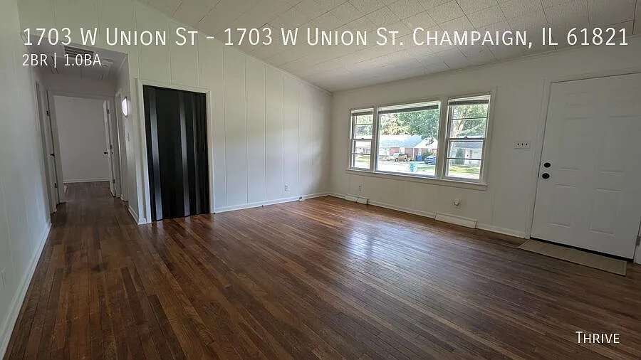 Charming 2-Bedroom Duplex with Hardwood Floors — Photo 2