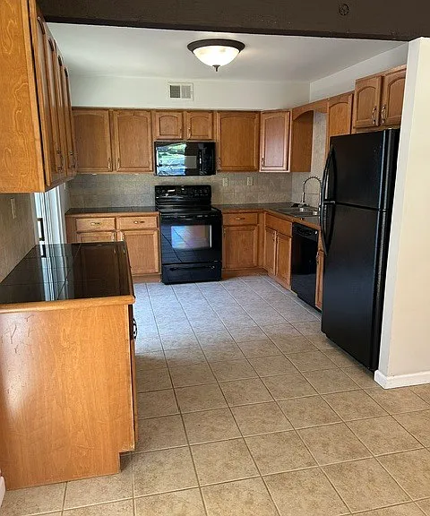 446 Down Hill Dr — Photo 4