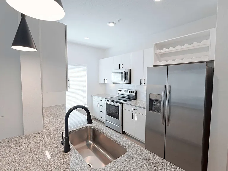The Parian Luxury Apartments — Photo 115