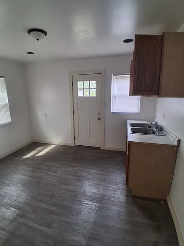 3042 N Palmer St #3 Photo 1