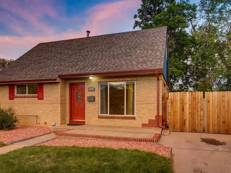 3720 Dahlia St — Photo 2