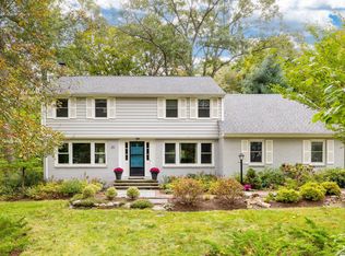 25 Rolling Meadow Rd, Madison, CT 06443