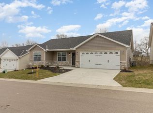 14 E Persimmon Dr, Hamilton, OH 45013