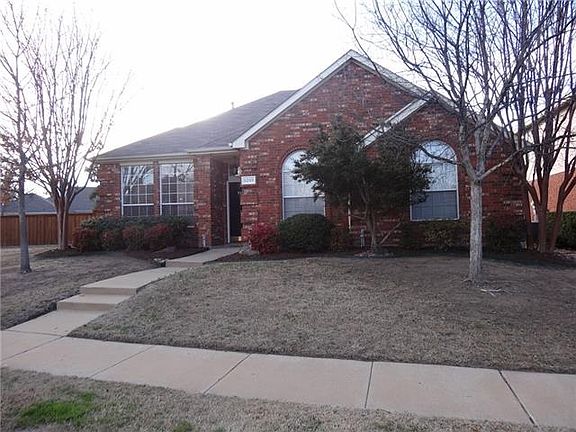 2nd image of 3200 Palmtree Dr