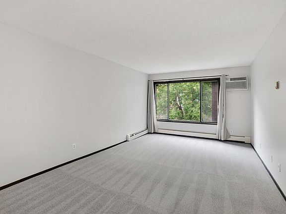 2nd image of 2610 Garfield Ave APT 206
