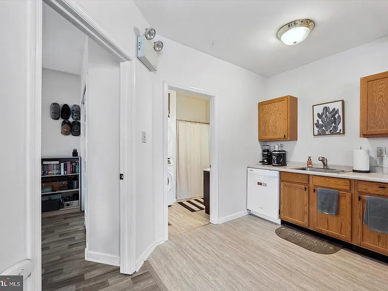 301 N Darlington St #A — Photo 5