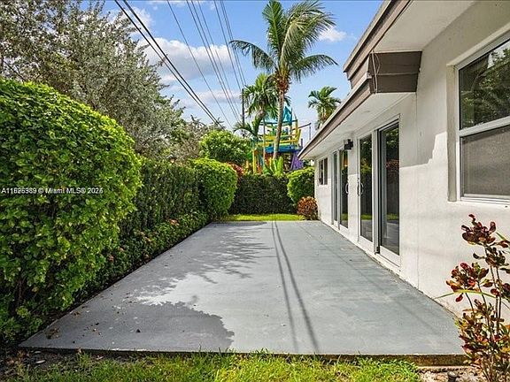 4th image of 2932 NW 8th Ave