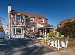 810 Irvington Rd, Drexel Hill, PA 19026