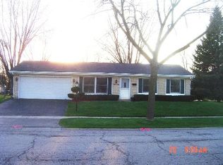 8112 S Applewood Ct, Hanover Park, IL