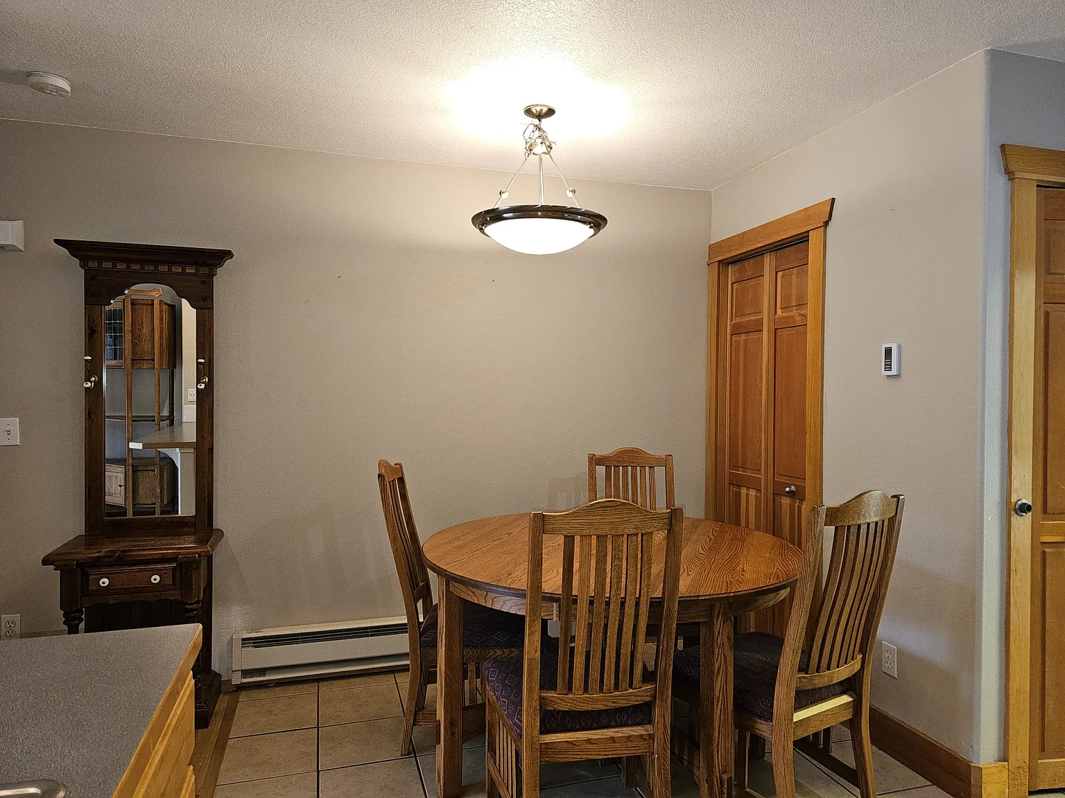 585 N Cache St — Photo 4