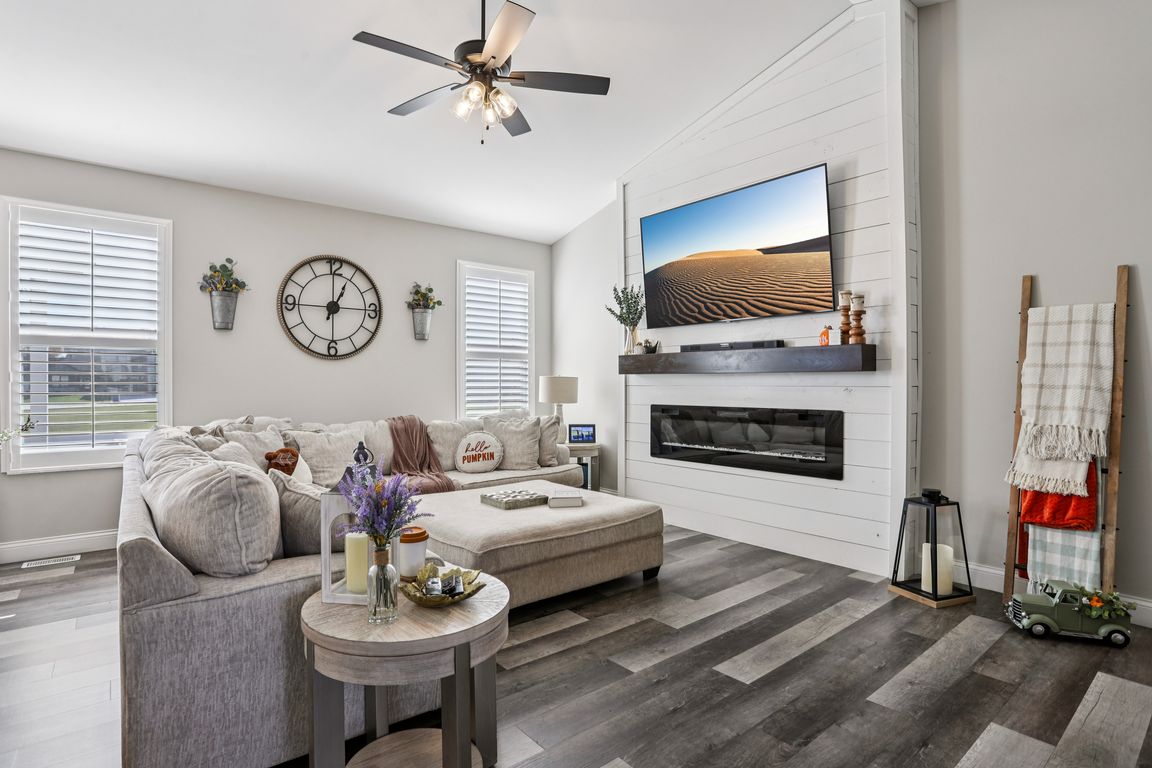 next background image