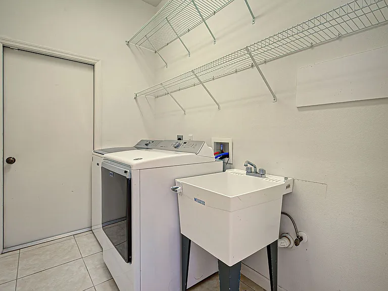 910 Bramley Ct #6 — Photo 39