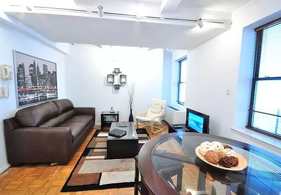 2nd image of 150 W 51st St #12