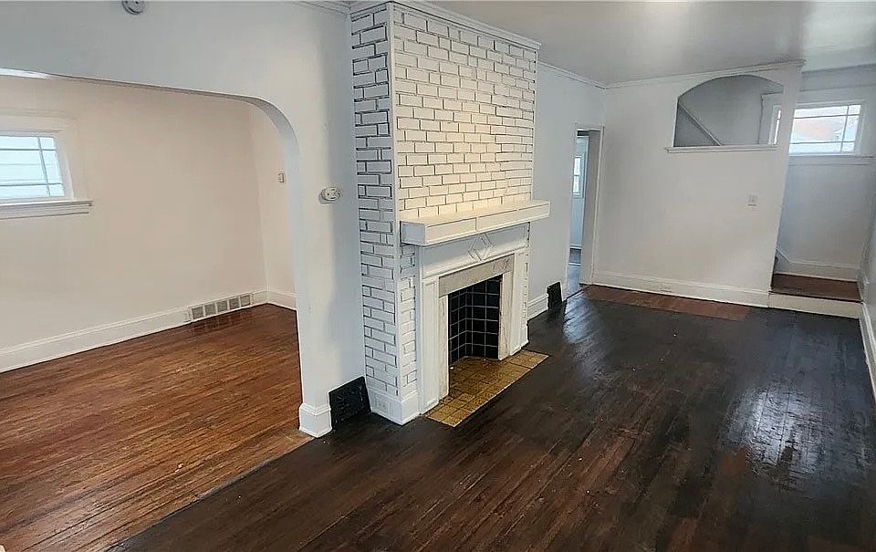 1st image of 3210 Montclair Ave #1