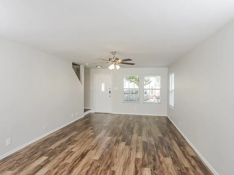 207 Cedron Chase — Photo 4