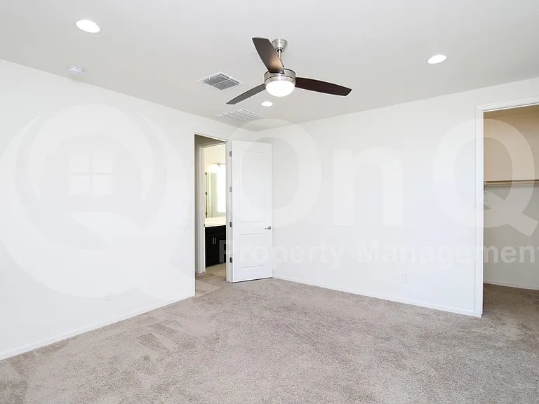 241 E Wisteria Dr — Photo 16