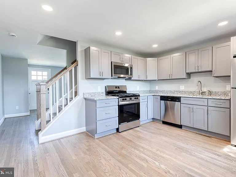 633 Lucia Ave — Photo 6