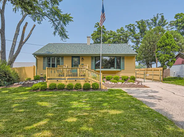 506 W Park Ave, Round Lake, IL 60073