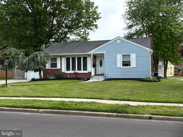 2 Surrey Ct, Cherry Hill, NJ 08034