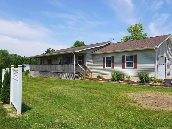 104 Susan Ln, Pleasant Hill, IL 62366