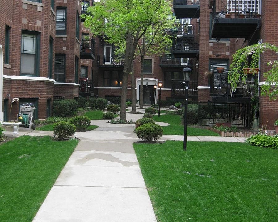 1st image of 1144 W Pratt Blvd APT 3N