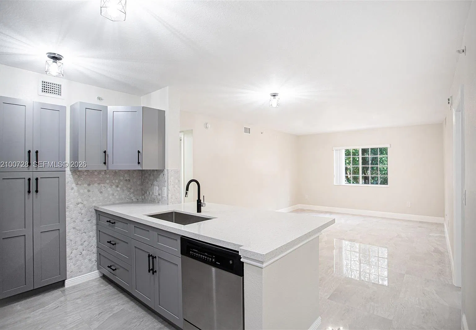Green Cay Village Condo — Photo 4