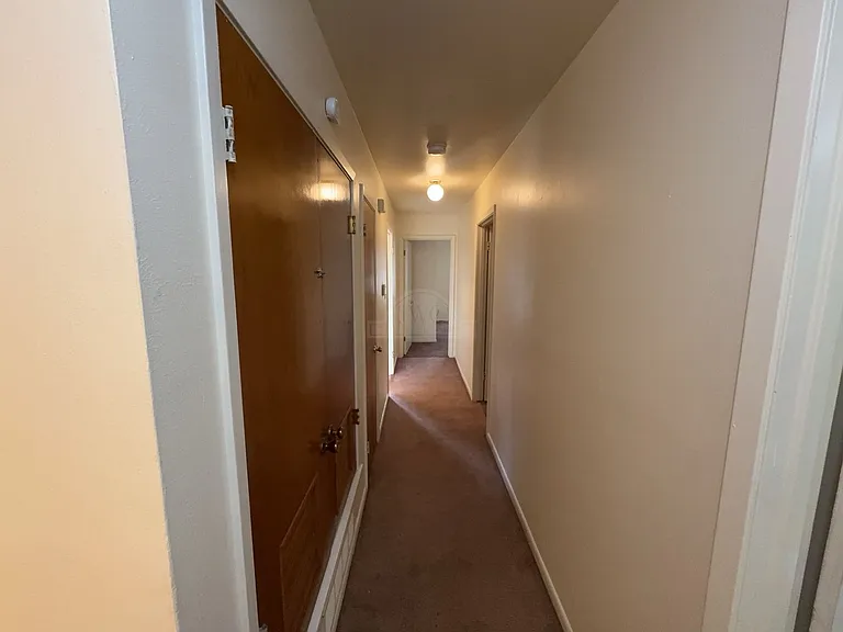 208 Oak St — Photo 11