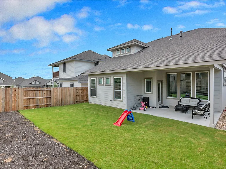563 Saturnia Dr — Photo 26