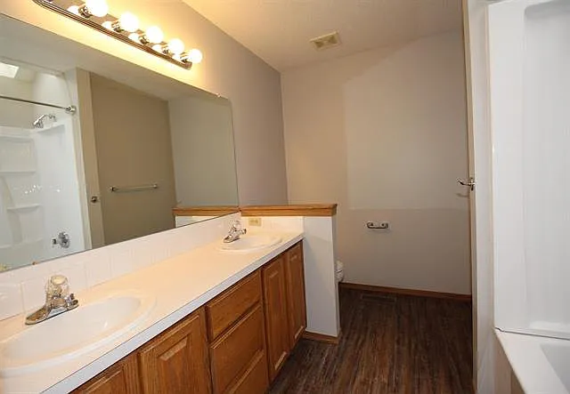 4 bed, 2268 sqft, $2,000 — Photo 2