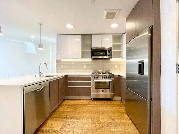 2nd image of 1450 15th St #202