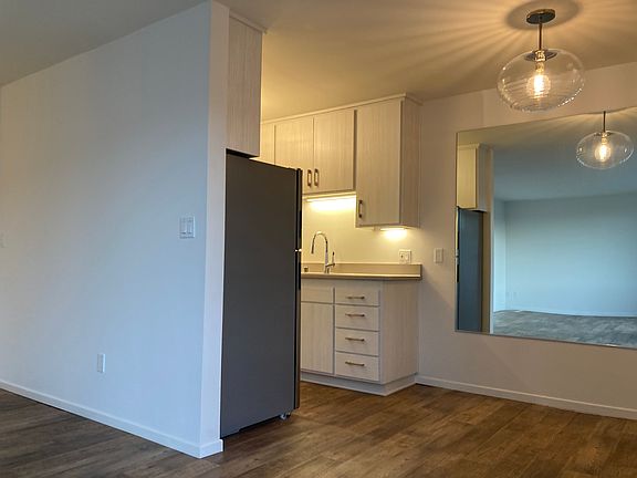 5th image of 3911 Jewell St APT J