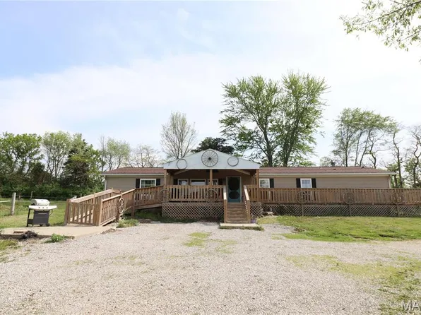 190 E 650th Ave, Mulberry Grove, IL 62262